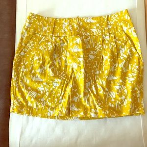 High waist yellow patterned mini skirt